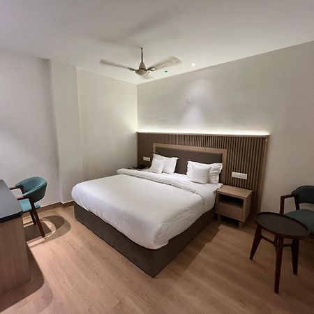 Hotel Celebrations Zirakpur Ngoại thất bức ảnh