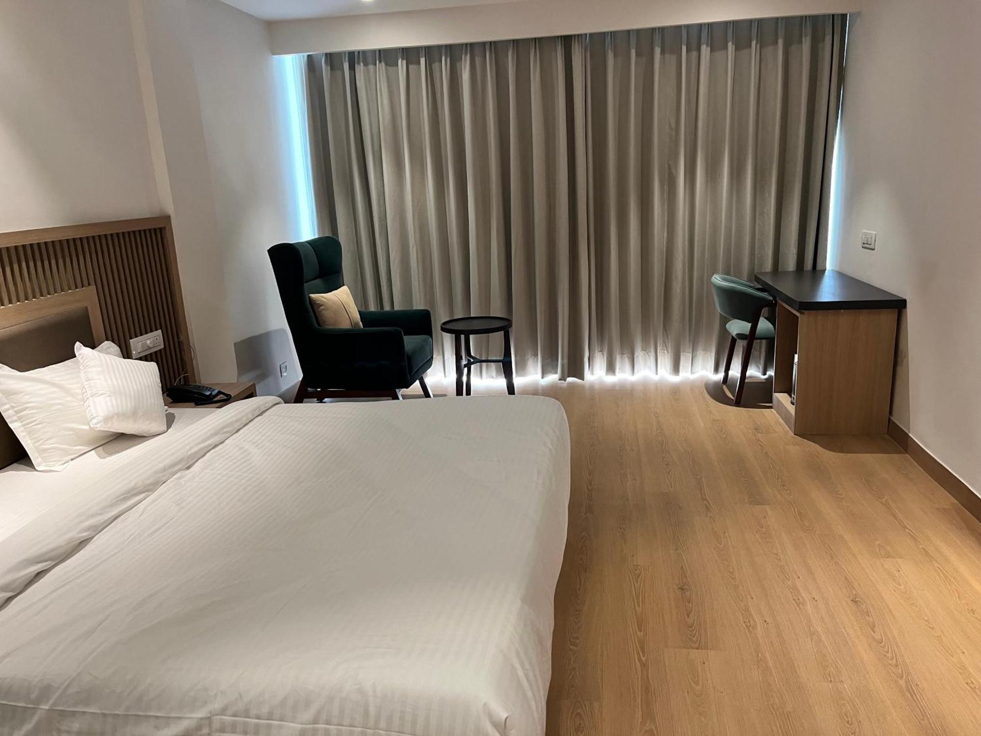Hotel Celebrations Zirakpur Ngoại thất bức ảnh