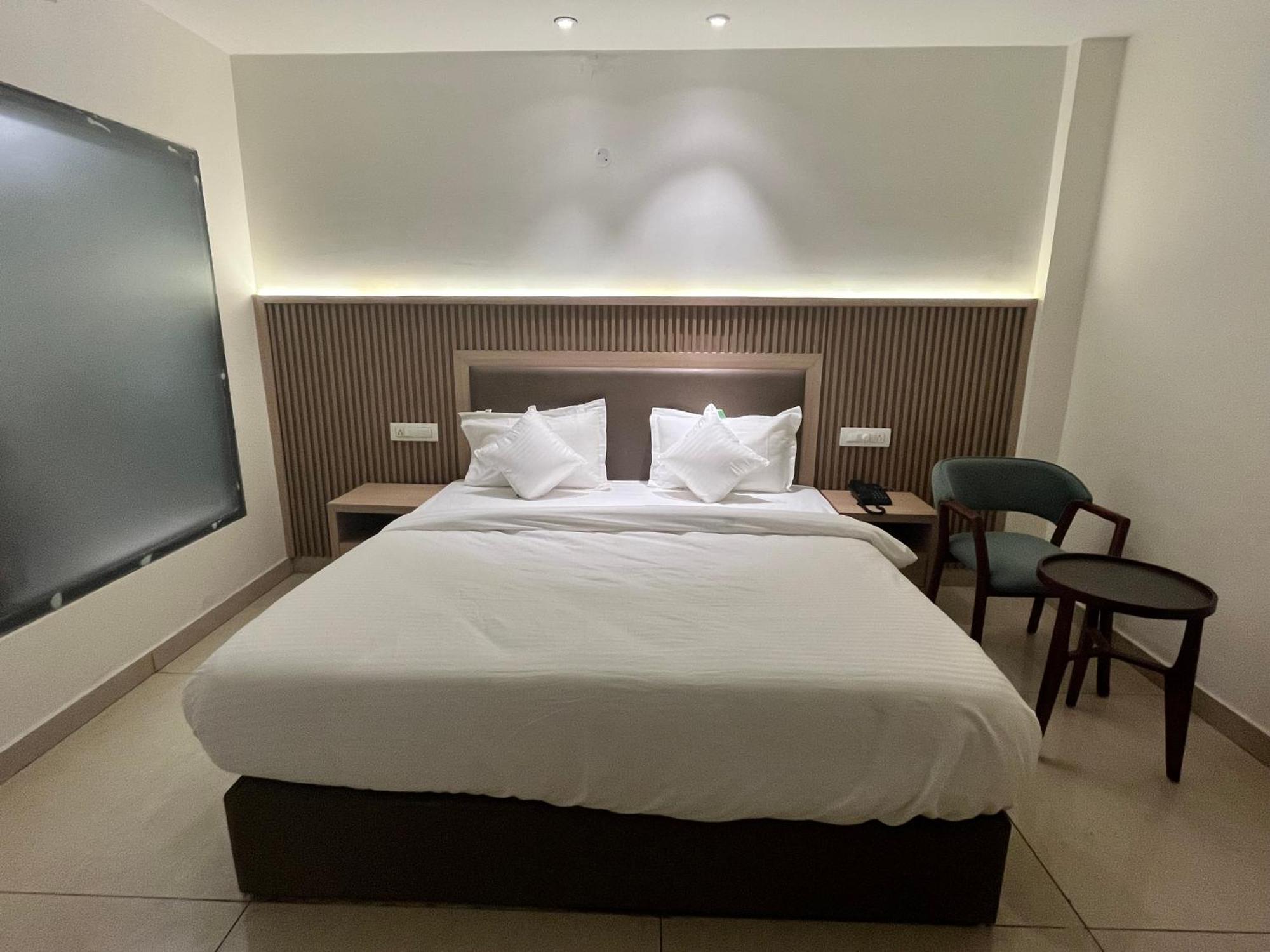 Hotel Celebrations Zirakpur Ngoại thất bức ảnh